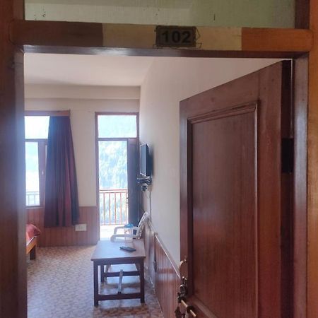 Roop Mountain Homestay Manāli Zewnętrze zdjęcie