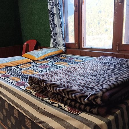 Roop Mountain Homestay Manāli Zewnętrze zdjęcie