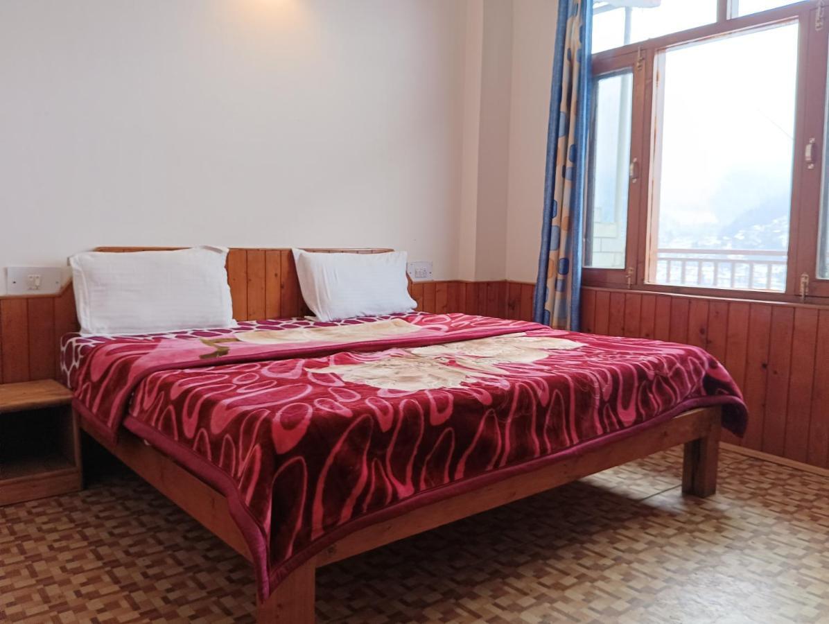 Roop Mountain Homestay Manāli Zewnętrze zdjęcie