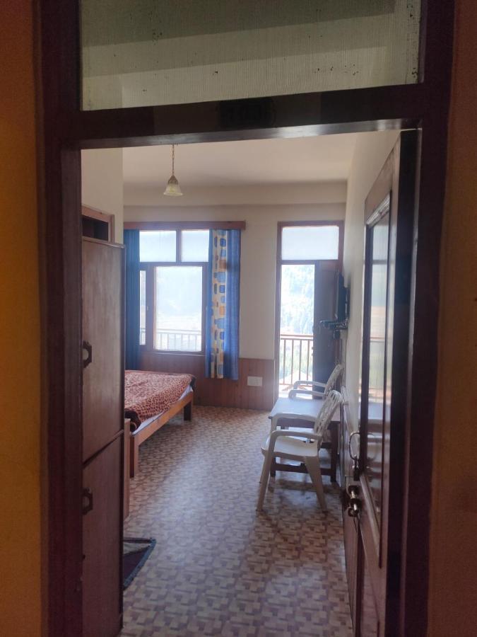 Roop Mountain Homestay Manāli Zewnętrze zdjęcie
