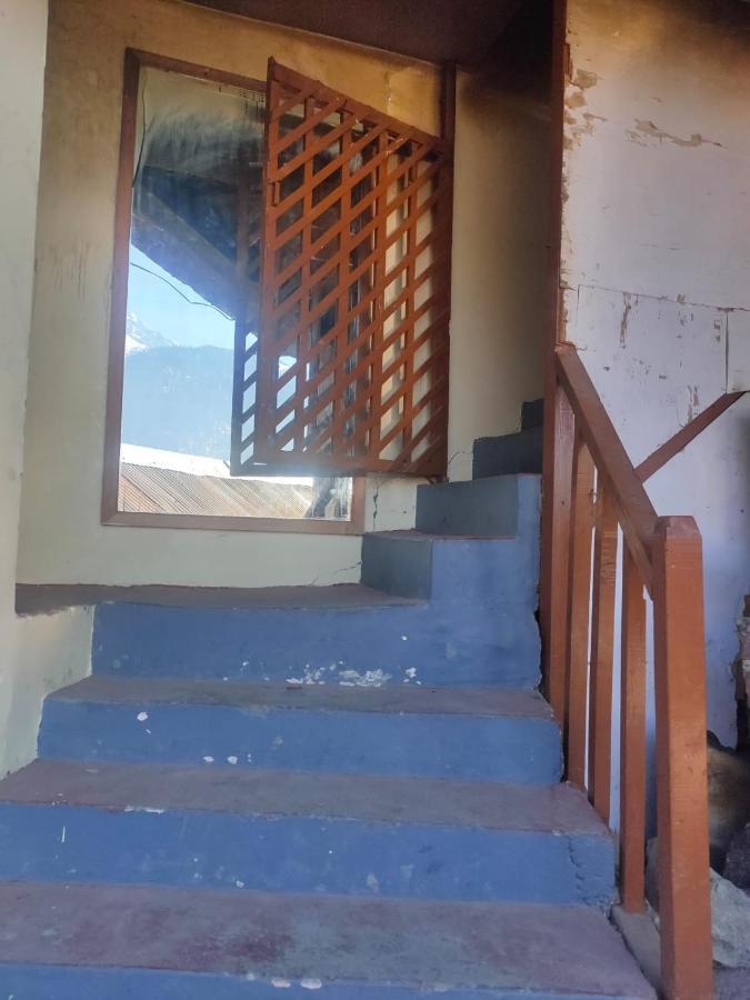 Roop Mountain Homestay Manāli Zewnętrze zdjęcie