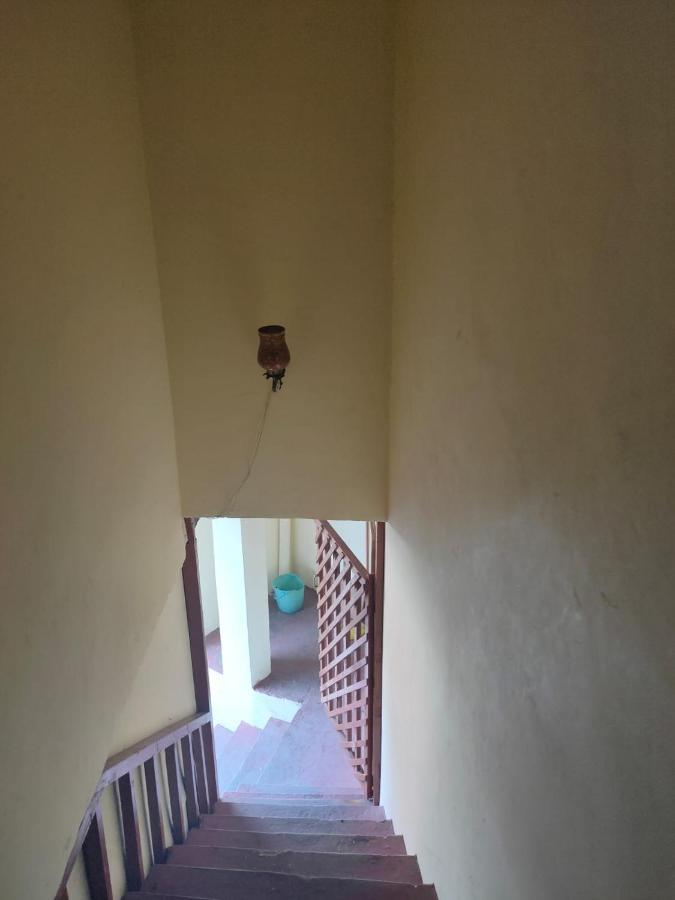 Roop Mountain Homestay Manāli Zewnętrze zdjęcie