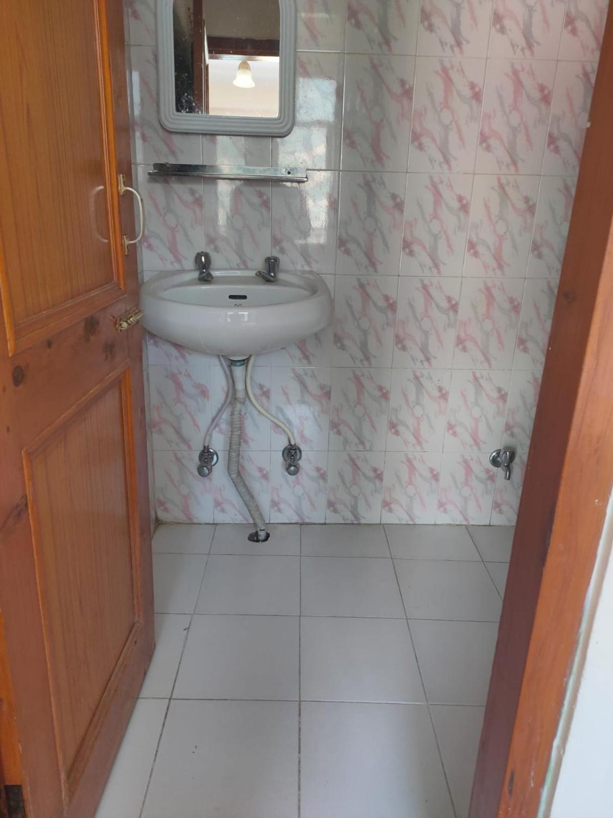 Roop Mountain Homestay Manāli Zewnętrze zdjęcie