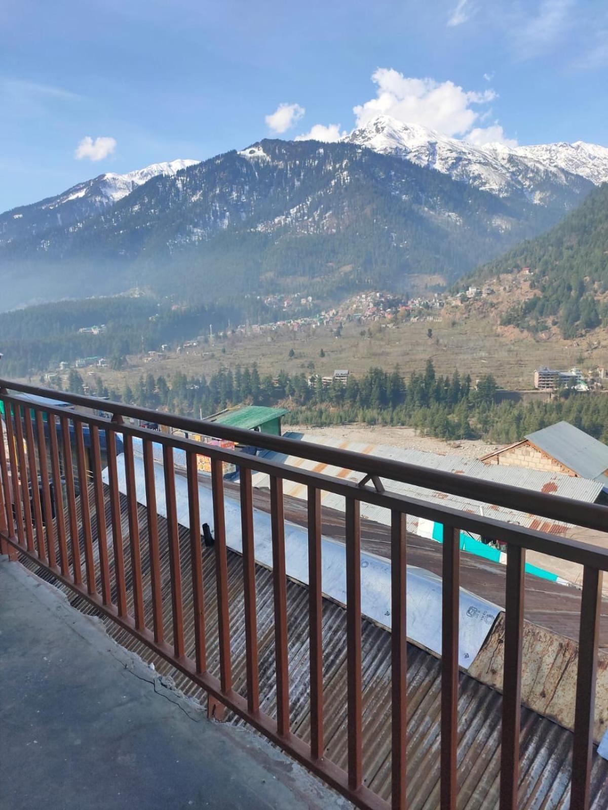 Roop Mountain Homestay Manāli Zewnętrze zdjęcie