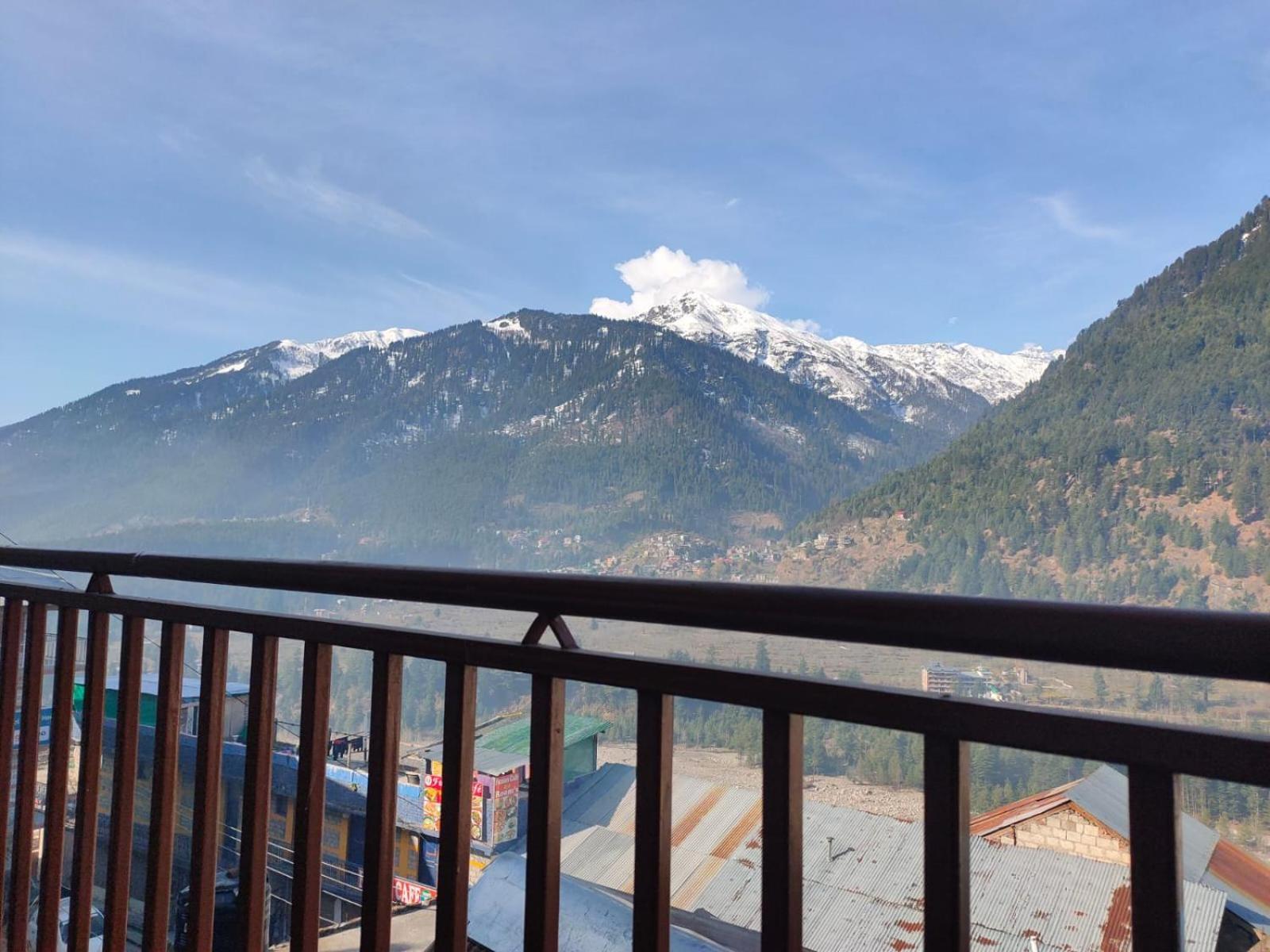 Roop Mountain Homestay Manāli Zewnętrze zdjęcie